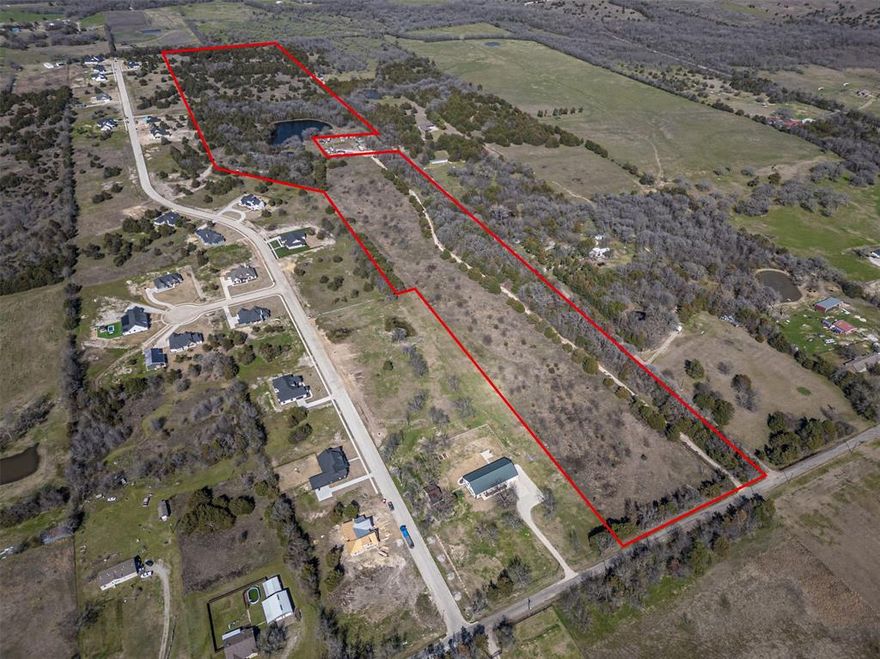 GREAT LOCATION for INVESTMENT OR DEVELOPMENT for this 52+ acres situated adjacent to Whispering Winds Subdivision, in sought after Caddo Mills and Caddo Mills ISD.  Centrally located to DFW Metroplex, approximately 30 minutes to Rockwall, one hour to Dallas.  Lake Tawakoni approximately 30 minutes. (SEE HILLS AT CADDO MILLS PLAT previously approved in Transaction Desk.  The plat will need to be reviewed and approved by Hunt County again if Buyer chooses to use for development.