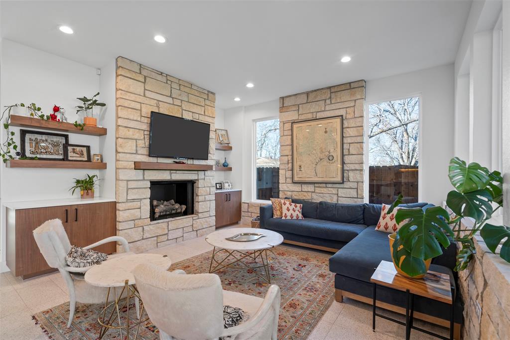 5116 Red Bud Lane