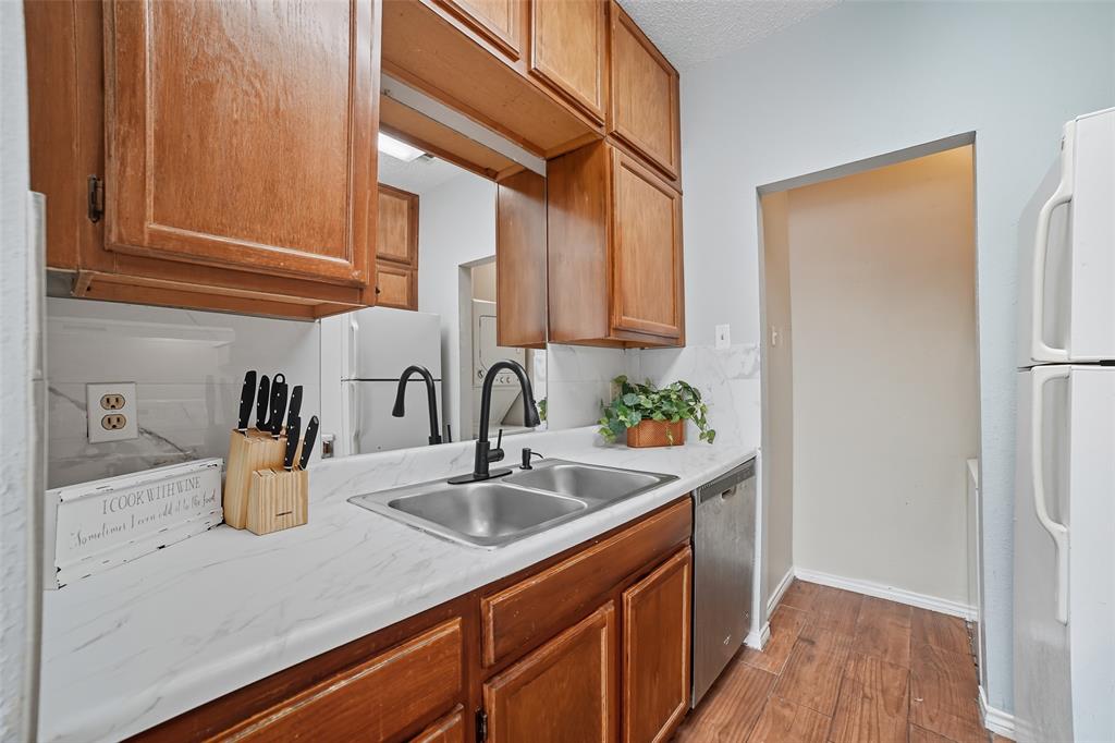 Embassy Oaks Condo - Residential