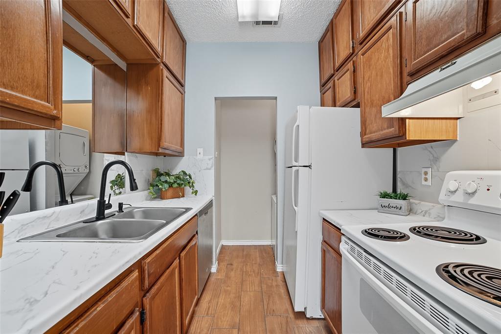 Embassy Oaks Condo - Residential