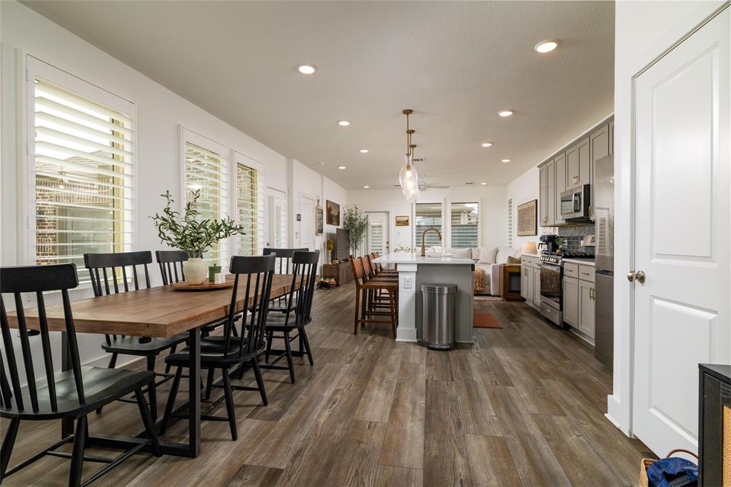 1208 Lady Mantle Way