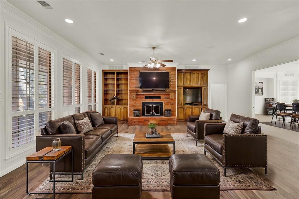 2253 Hollyhill Lane