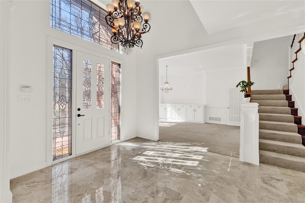 2253 Hollyhill Lane