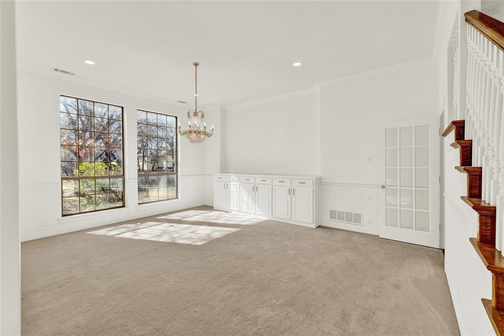 2253 Hollyhill Lane