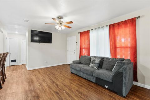 Tiny photo for 152 COUNTY ROAD 4871, Newark, TX 76071 (MLS # 21099754)