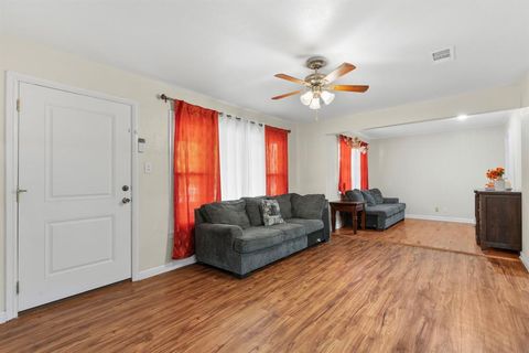 Tiny photo for 152 COUNTY ROAD 4871, Newark, TX 76071 (MLS # 21099754)