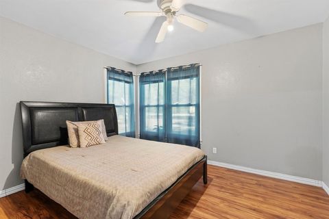 Tiny photo for 152 COUNTY ROAD 4871, Newark, TX 76071 (MLS # 21099754)