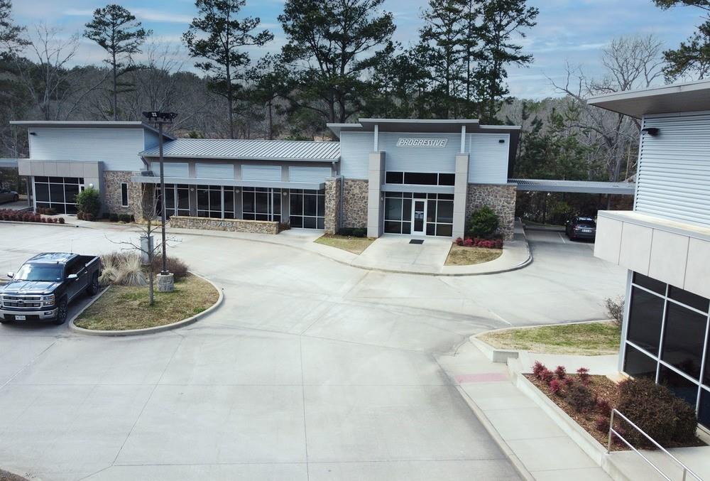 EAGLES NEST - Commercial Lease