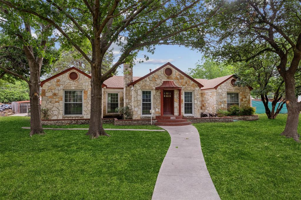 1402 Corto Drive