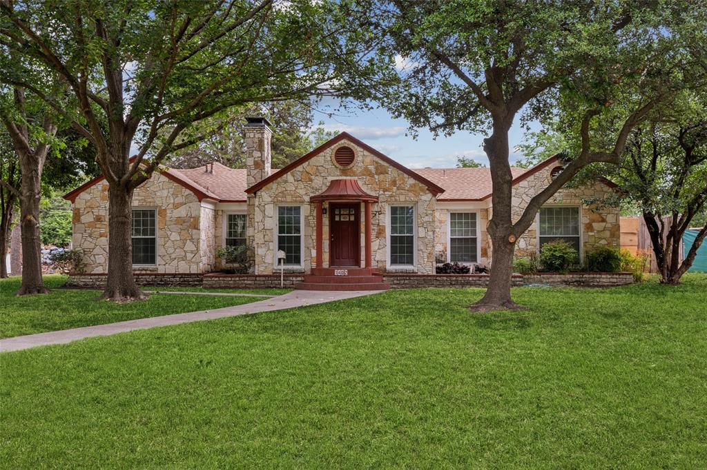 1402 Corto Drive