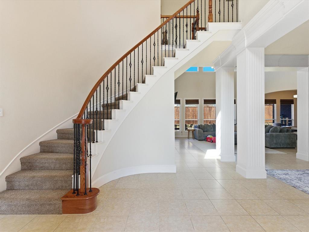 433 Shady Oaks Drive