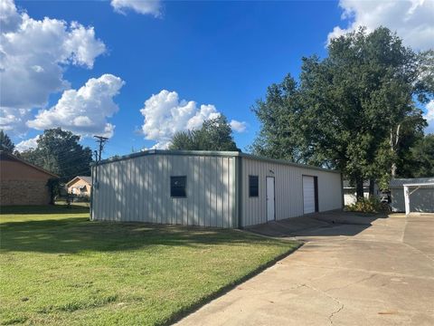 211 Lacosta Street Athens TX 75751