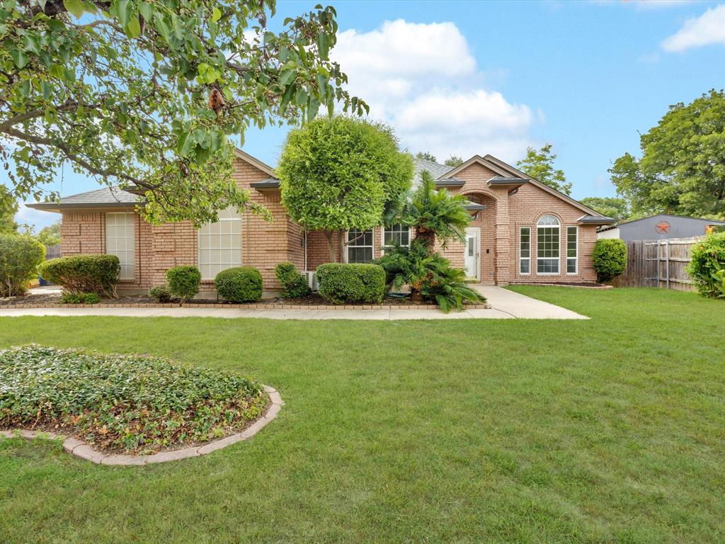 8569 Woodlake Circle