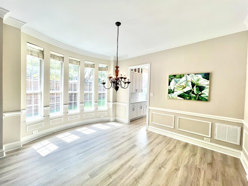 1804 Longwood Court