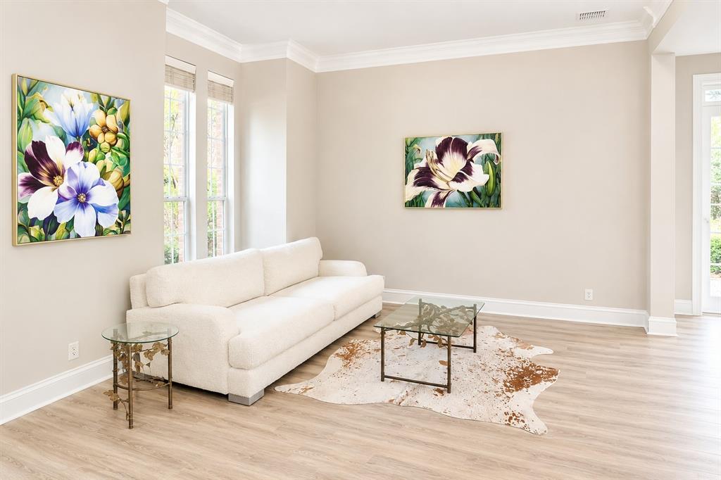 1804 Longwood Court