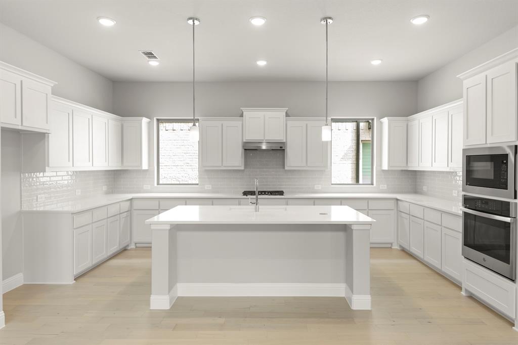 5526 Burford Lane