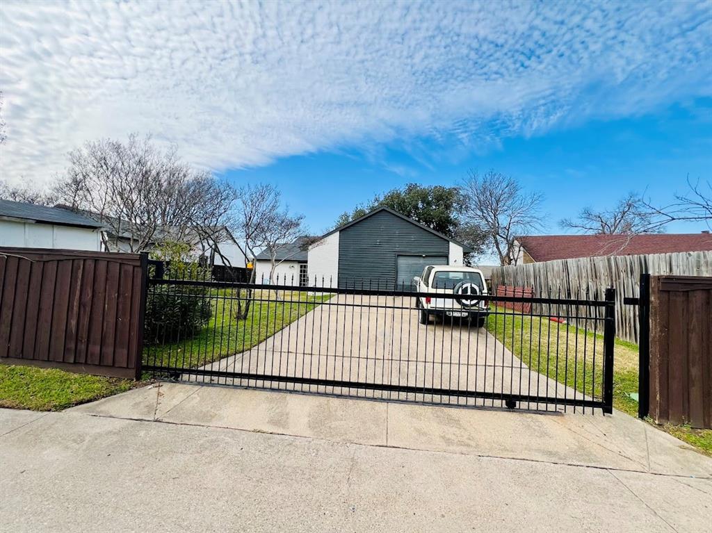 Country Meadow 01 - Residential