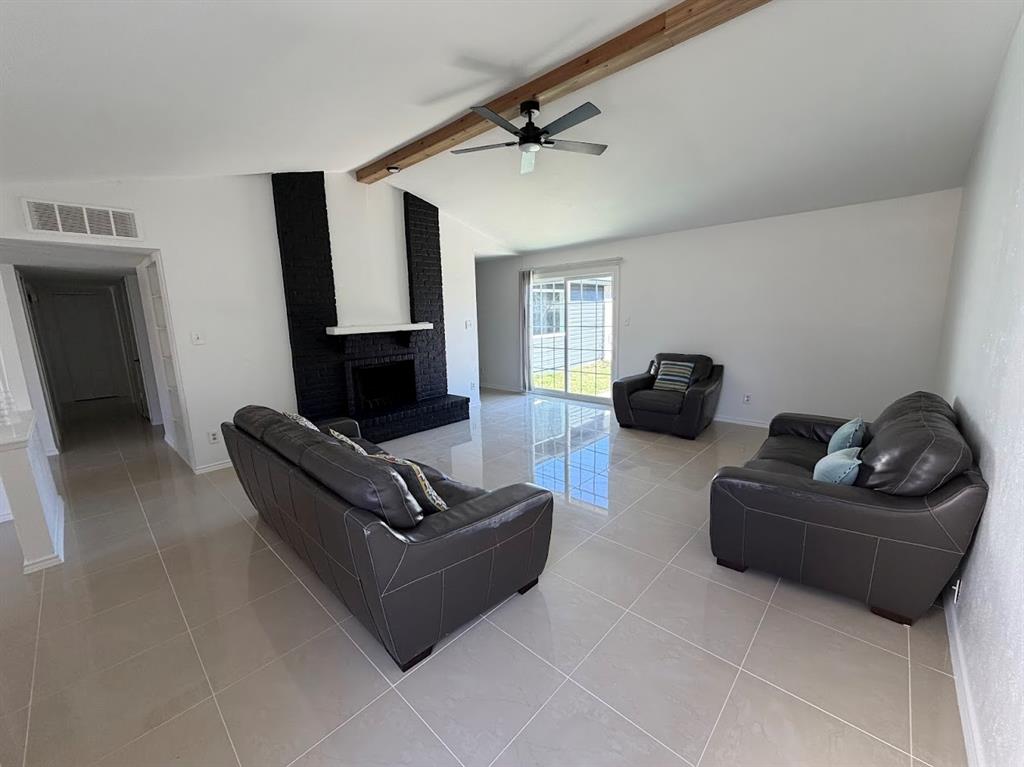 Country Meadow 01 - Residential