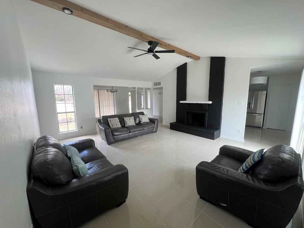 Country Meadow 01 - Residential