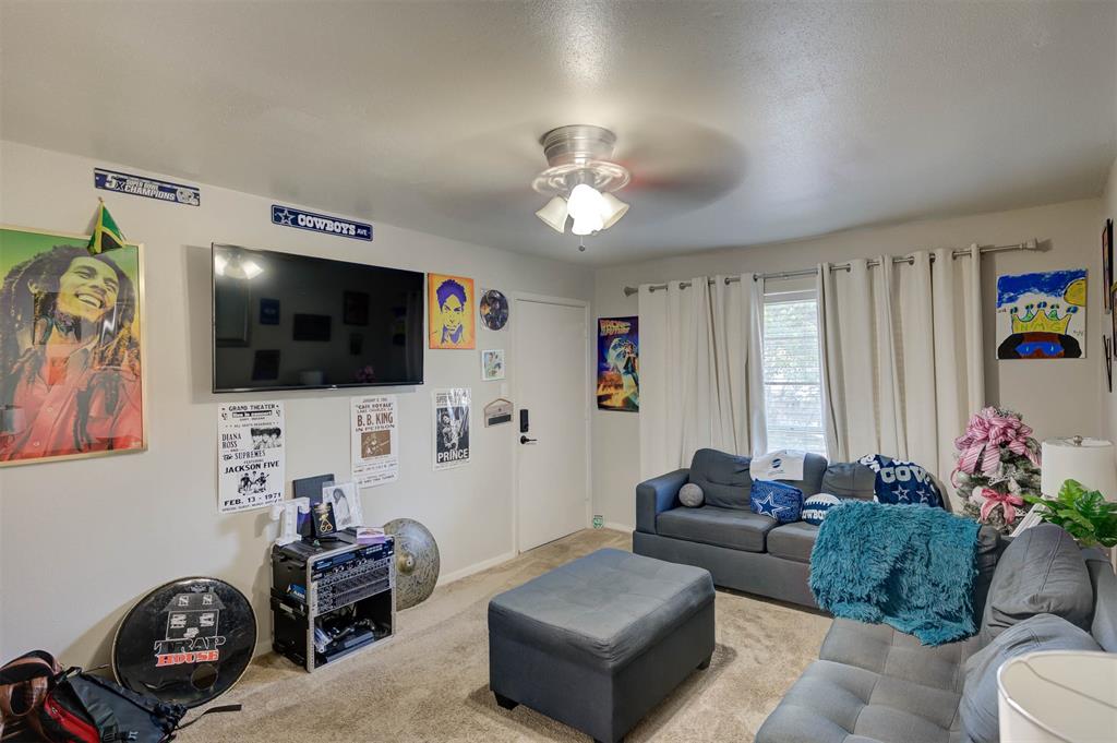 1820 E Kings Highway