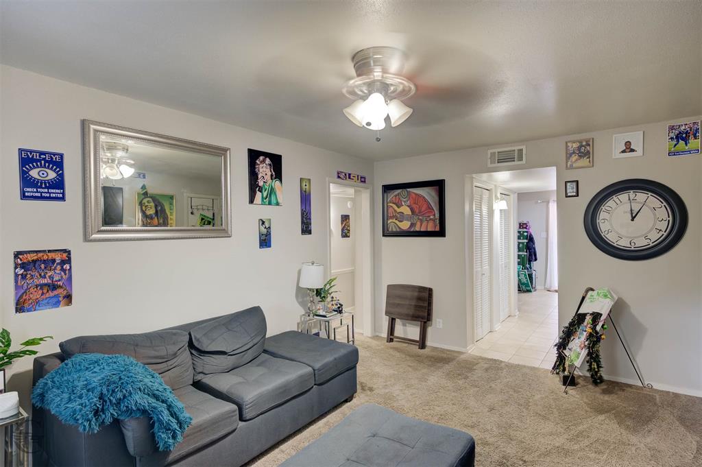 1820 E Kings Highway