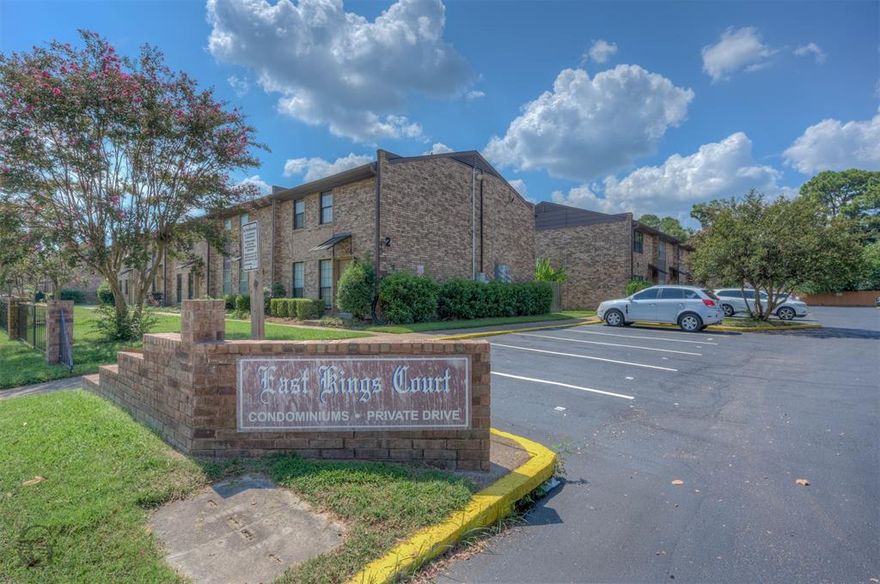 If you are looking for a great, low maintenance condo to own in a location of Shreveport that is convenient to many amenities such as shopping, dining and entertainment, look here! Schedule your showing today and you'll see why this condo is an amazing offer for the price!