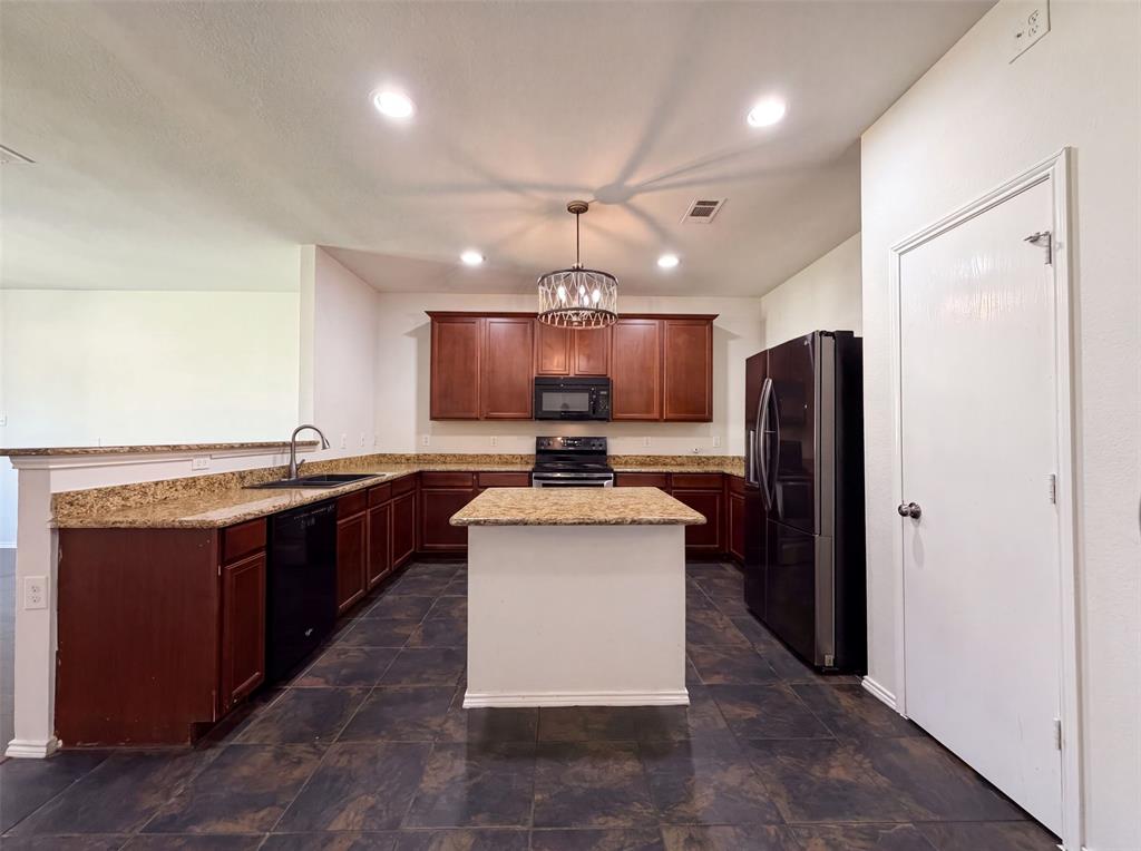 1411 Niagara Falls Court