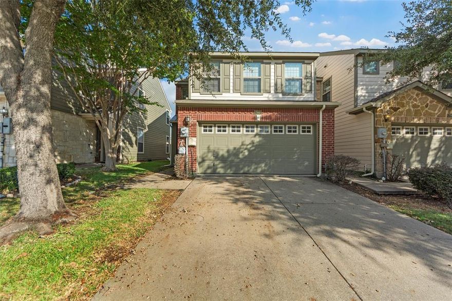 Great TownHome AVAILABLE In POPULAR WEST PLANO. Minutes AWAY FROM HWY 75 and HWY 121. Near Shops and Great SCHOOLS. Fabulous Features included are:Granite countertop,  steel app in kitchen, Ceramic TILE in kitchen and bathrooms, Laminate wood everywhere else. New Paint, LARGE MASTER SUITE and BATH with WALK-IN CLOSET, Half BATH on 1st Level , Large back yard ! two car garage!!Pets are on case by case. must see!!!!!