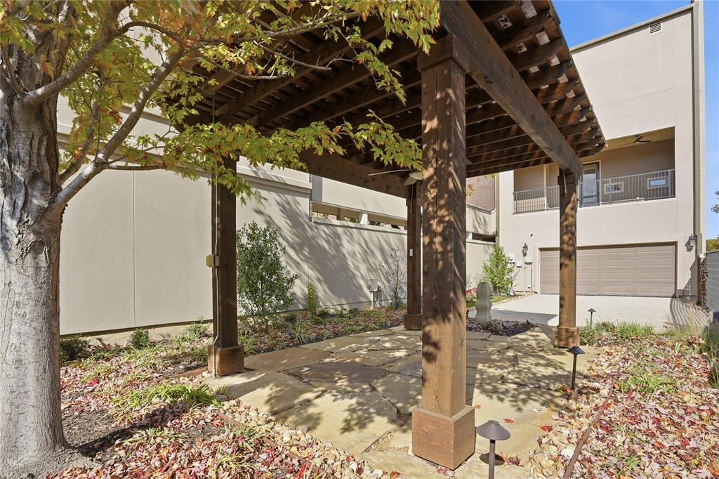 Southlake Town Square Brownsto - Residential