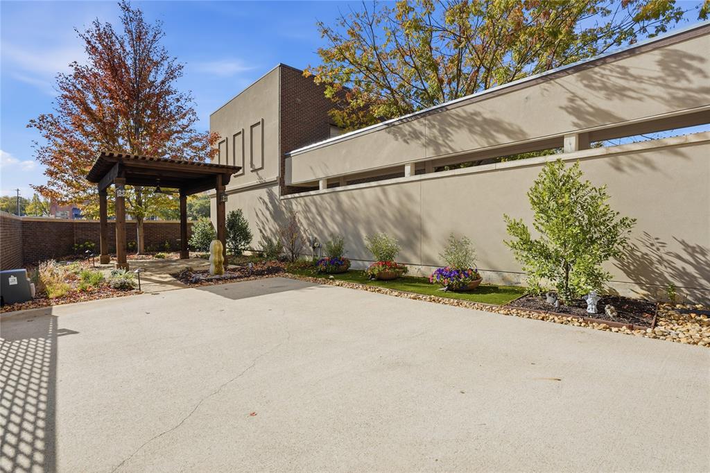 Southlake Town Square Brownsto - Residential