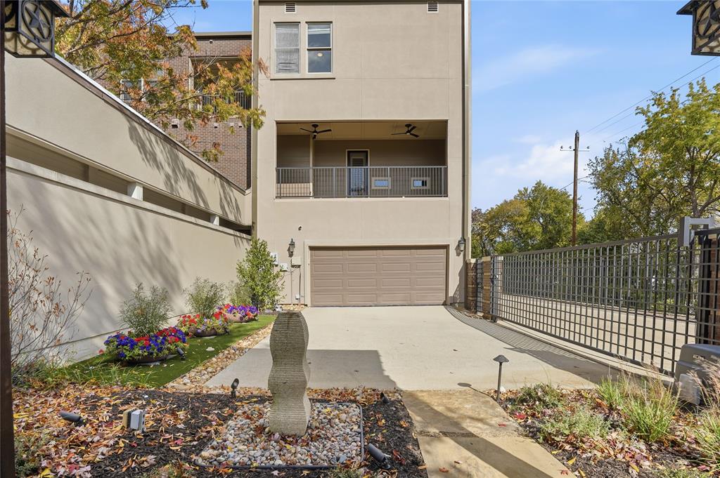 Southlake Town Square Brownsto - Residential