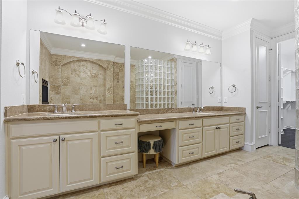 Southlake Town Square Brownsto - Residential