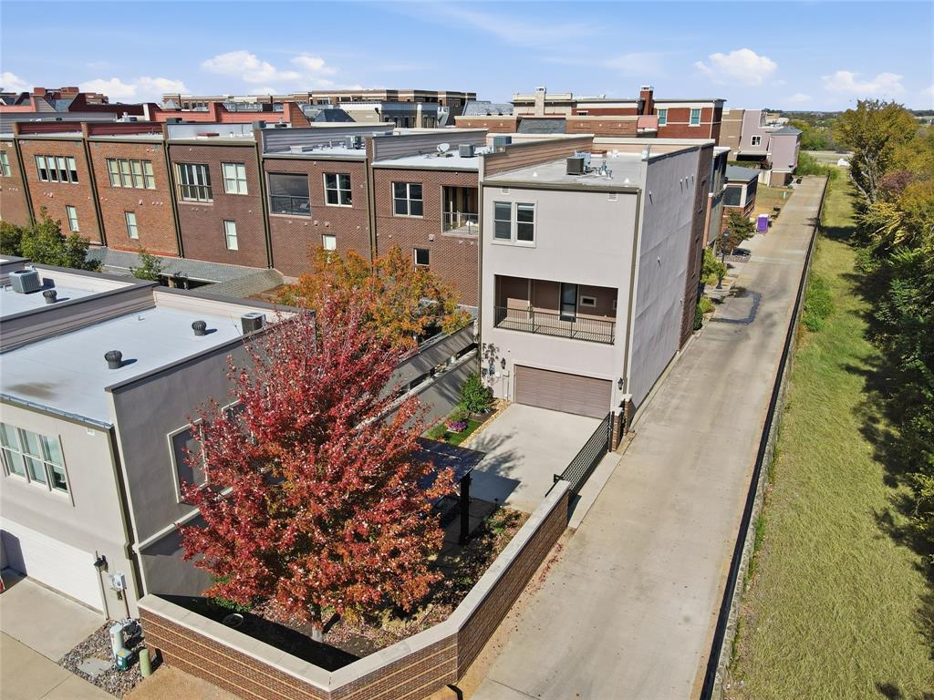 Southlake Town Square Brownsto - Residential