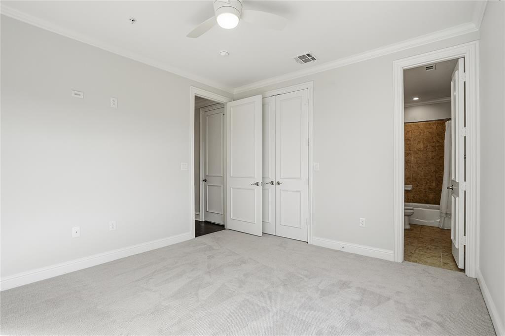 Southlake Town Square Brownsto - Residential