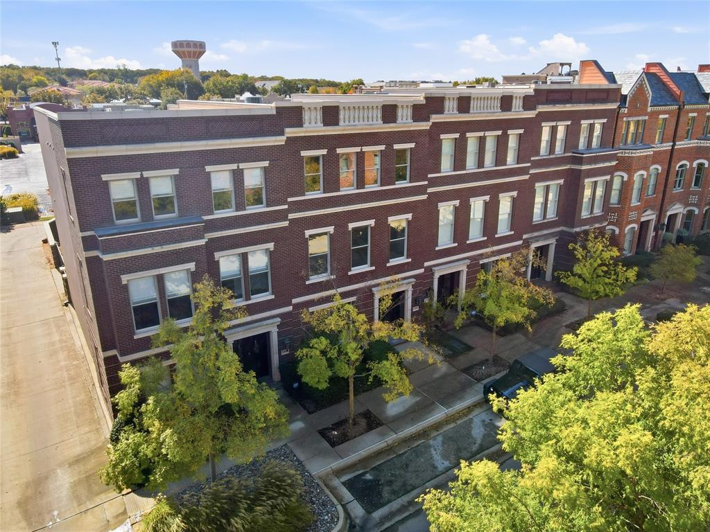Southlake Town Square Brownsto - Residential