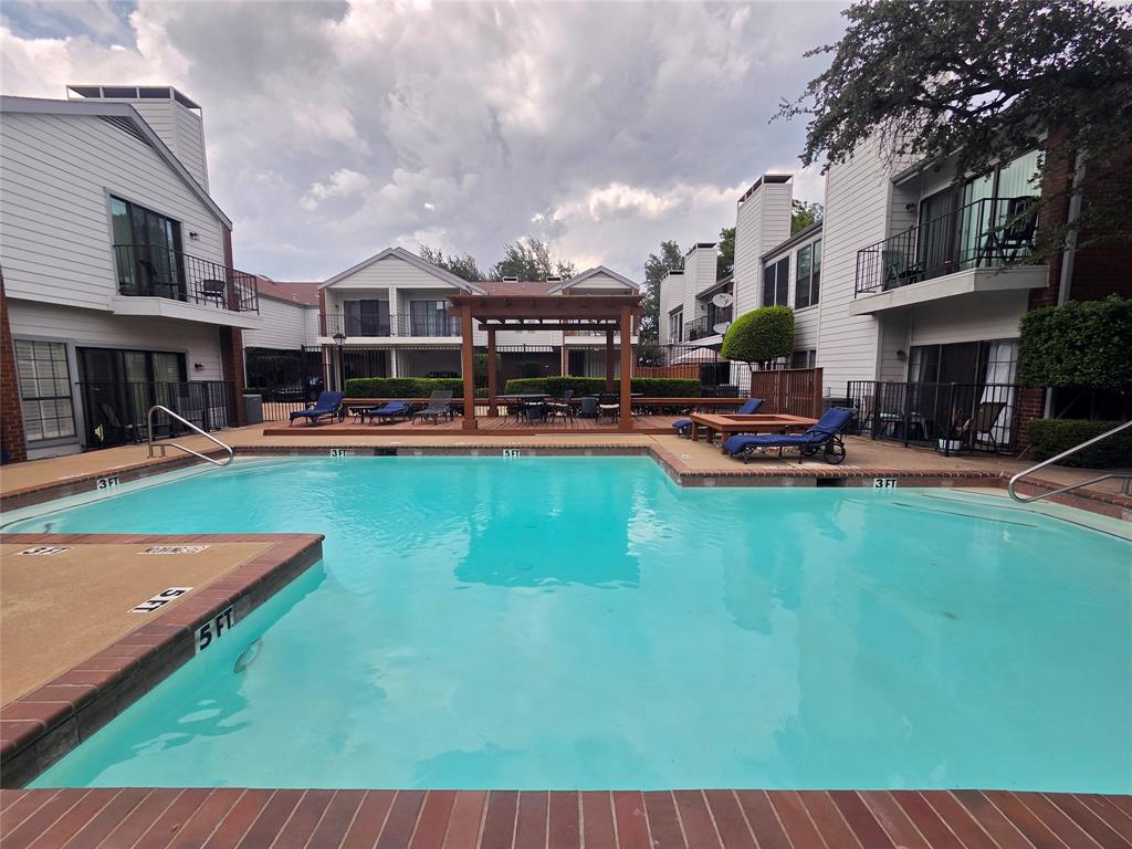 Boardwalk On The Pkwy Condos - Residential