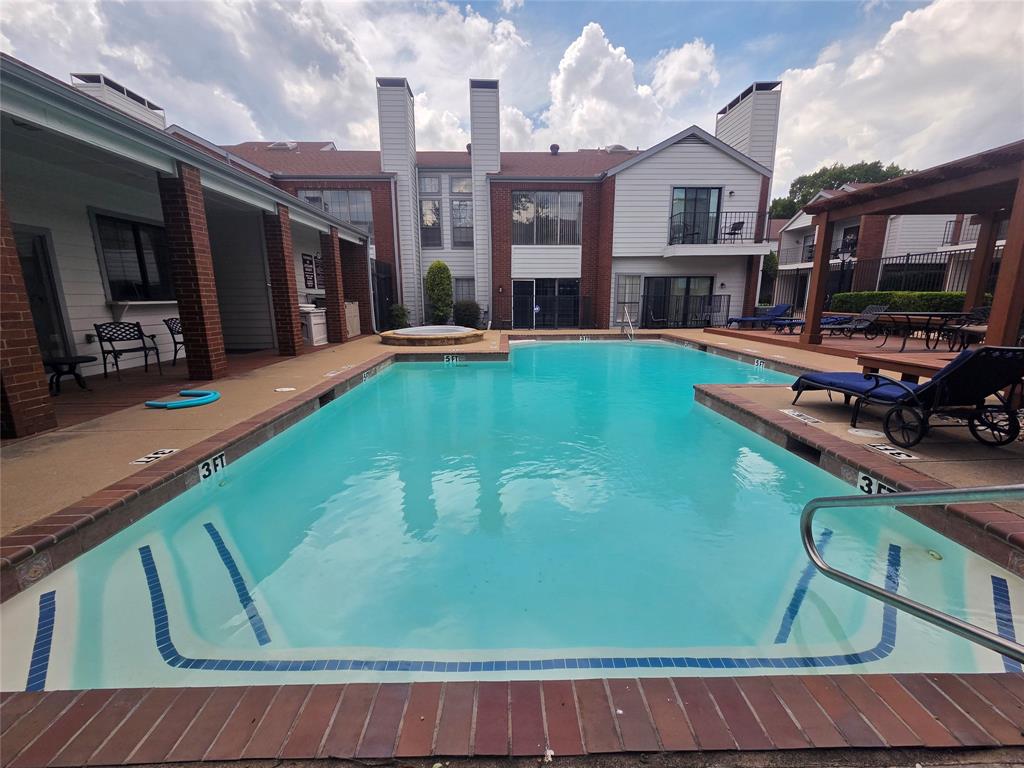 Boardwalk On The Pkwy Condos - Residential