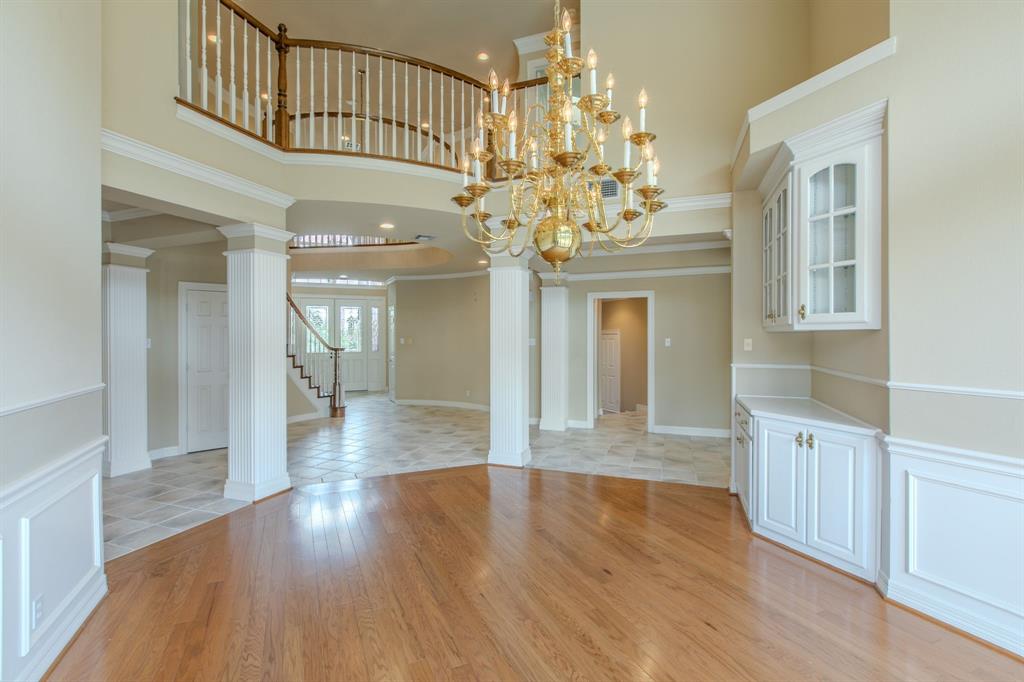 806 Forest Oaks Circle