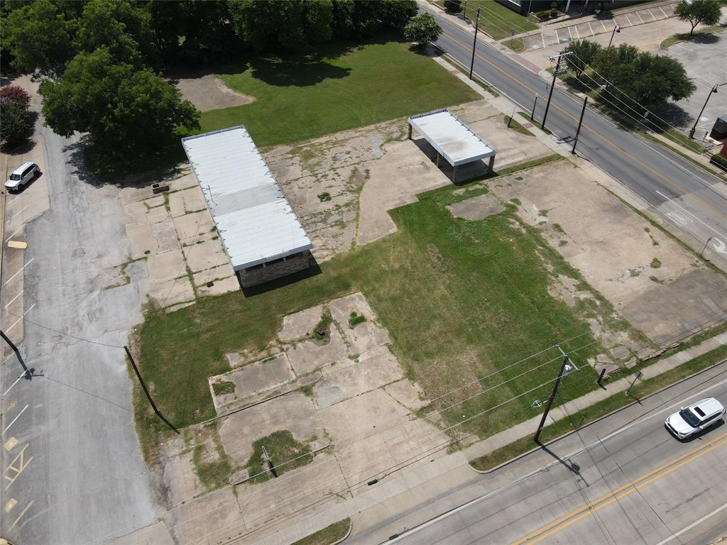 111 S Dallas Avenue