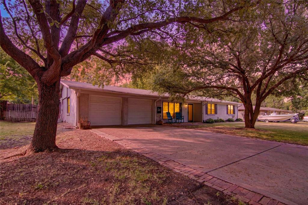 807 W Elizabeth Drive