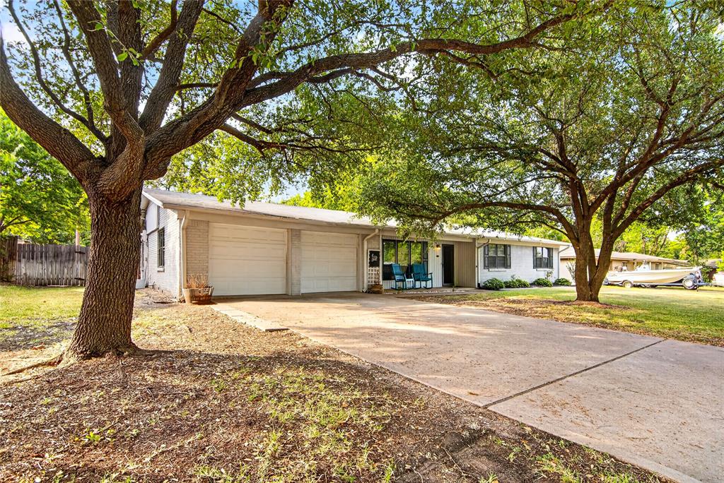 807 W Elizabeth Drive