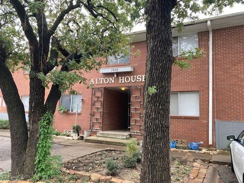 Photo of 1005 W Hickory Street #W9, Denton, TX 76201 (MLS # 21224041)