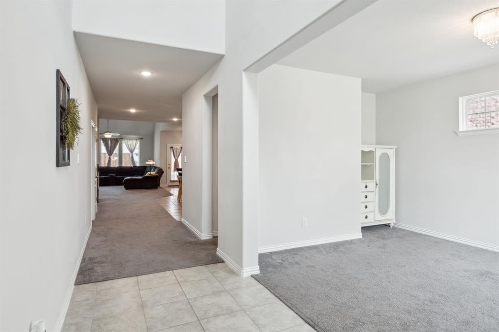2801 Willow Lane