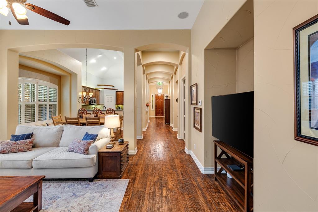 10051 Beachwood Drive