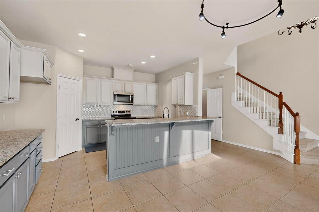 Mountain Valley Lake Tr - Residential