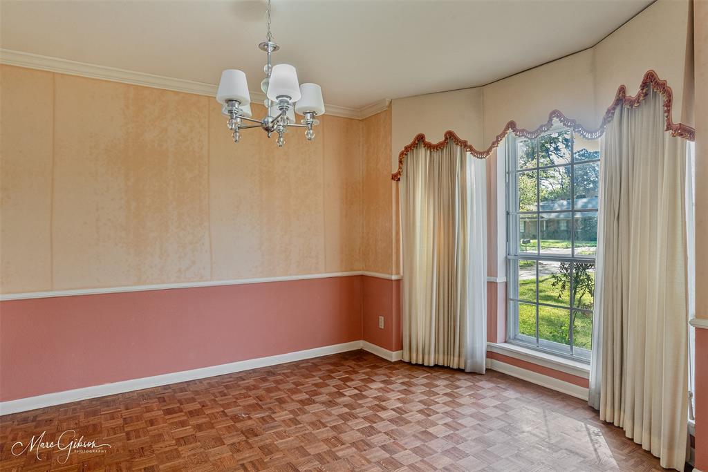 513 Dunmoreland Drive