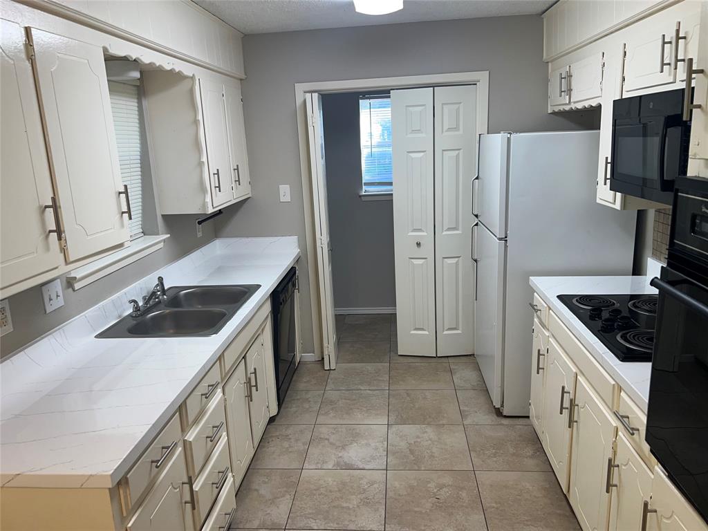 Brookhollow Arlington - Residential Lease