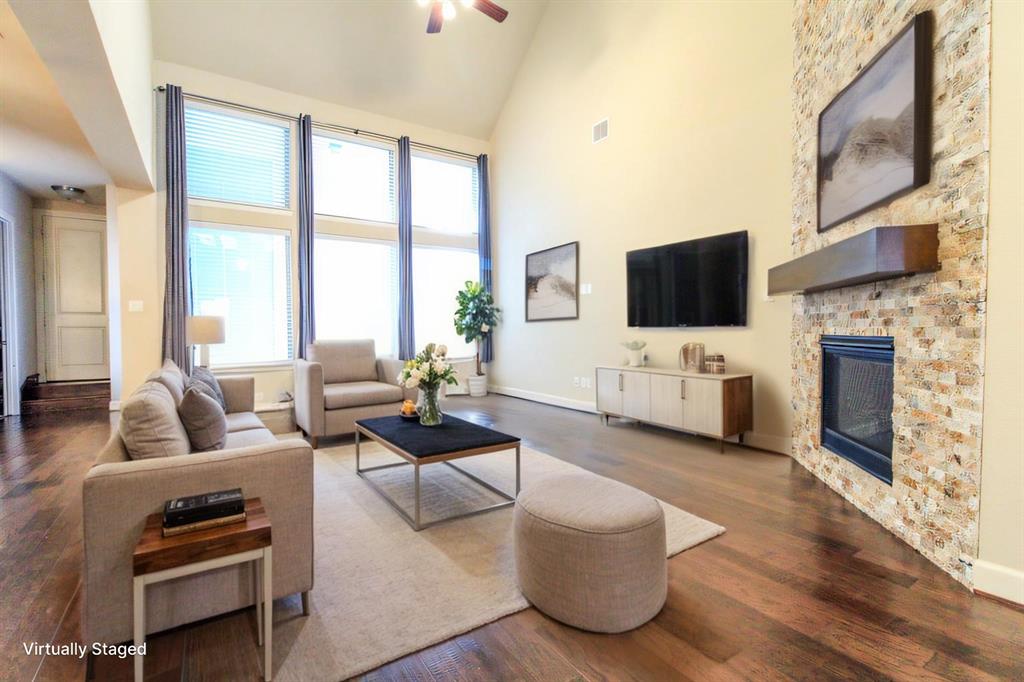 1009 Peacock Boulevard