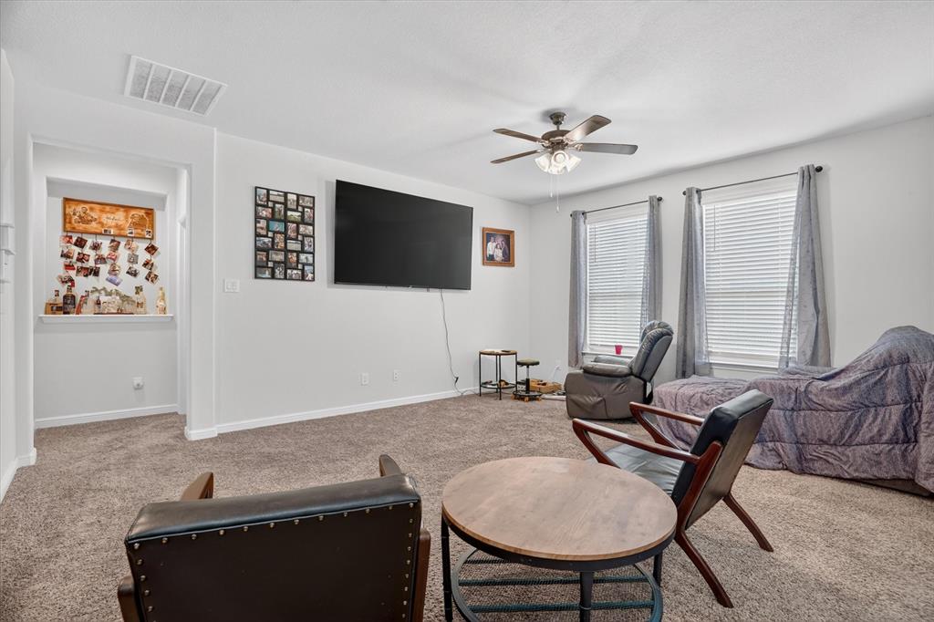 1104 Larkspur Lane