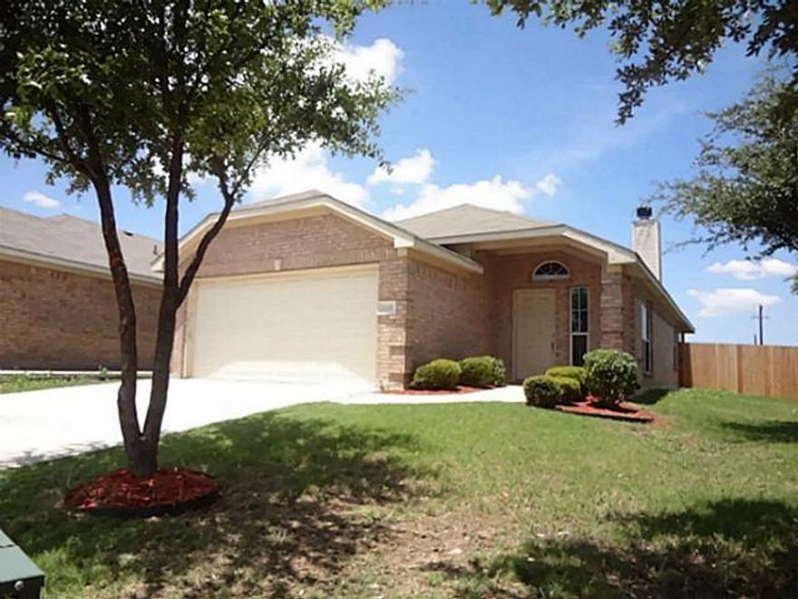 Welcome to this pristine home in North Denton! This charming house features 3 bedrooms and 2 bathrooms, providing ample space for comfortable living. The dual vanities in the bathrooms offer convenience and functionality, while the granite counters in the updated kitchen provide a sleek and modern look. The large eat-in kitchen is perfect for enjoying meals with family and friends, and the fenced yard offers privacy and security. Relax and unwind in the garden tub after a long day, or enjoy a refreshing shower in a separate shower. The split master layout ensures privacy and tranquility, while the spacious master bedroom provides a peaceful retreat. The walk-in closet offers plenty of storage space for all your belongings. Don't miss out on the opportunity to make this house your home.   All LEAP residents will be enrolled in the Residents Benefits Package for $44.95 per month.